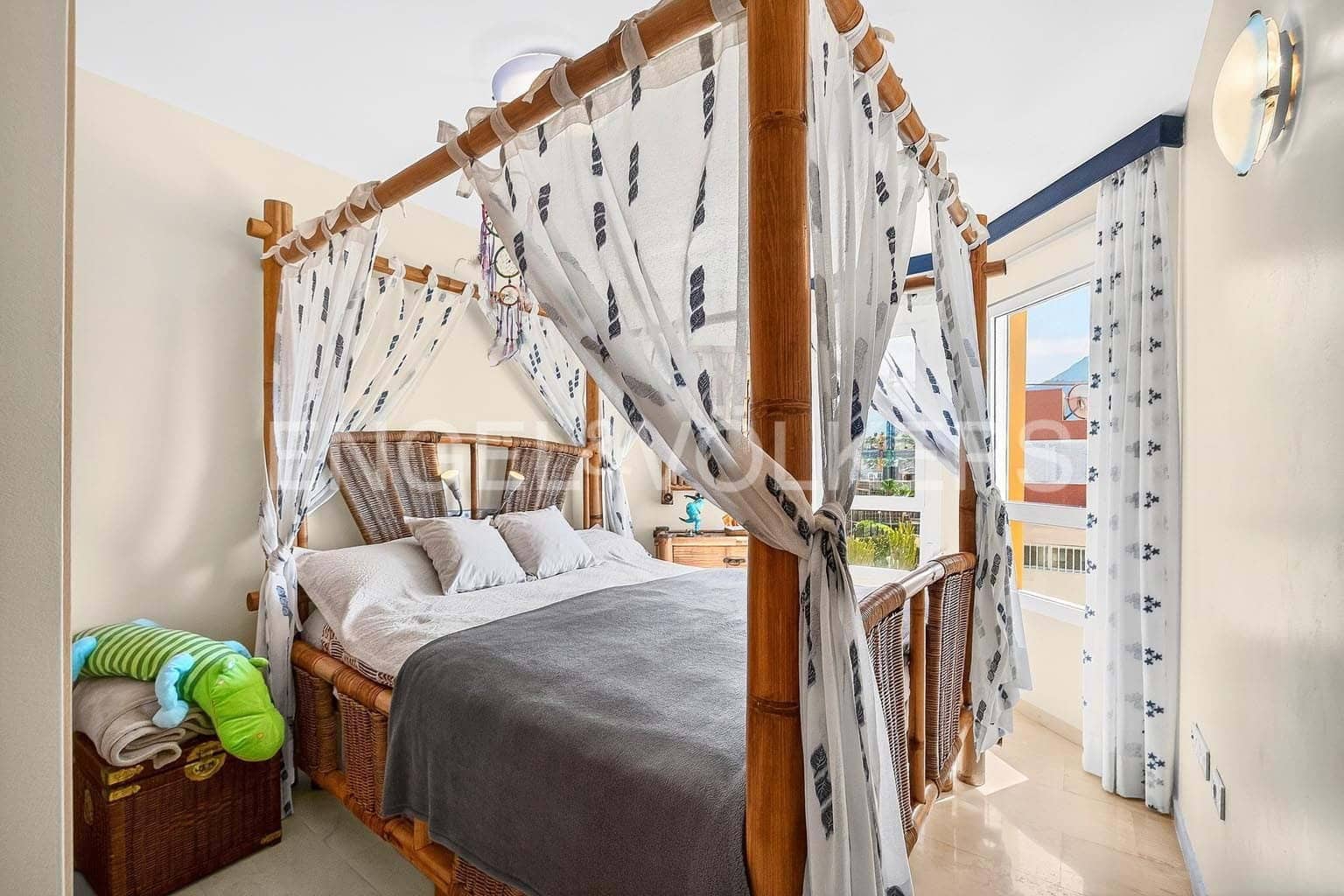 3 bedroom Apartment for sale in La Caleta with pool garage - € 780,000 (Ref: 9769948)