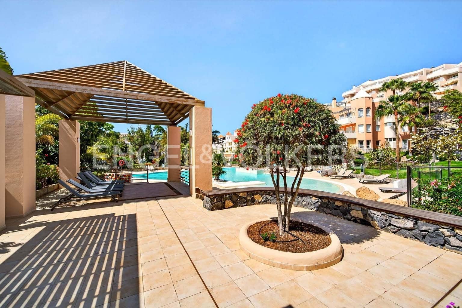 3 bedroom Apartment for sale in La Caleta with pool garage - € 780,000 (Ref: 9769948)