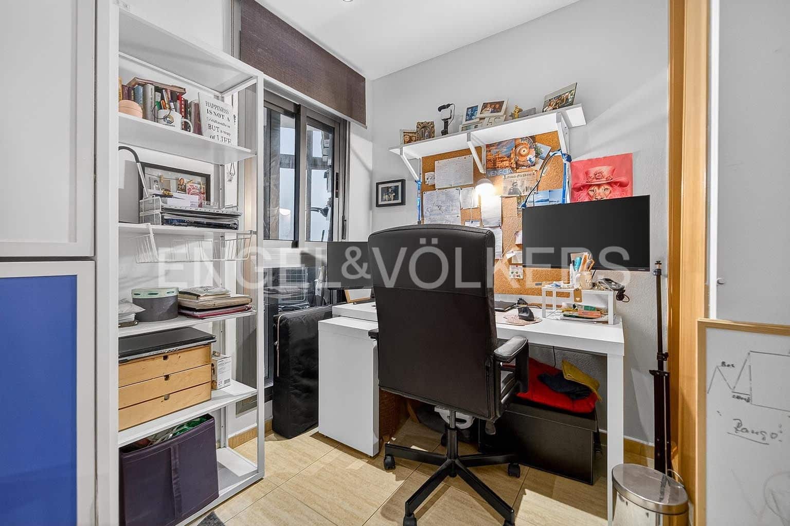 2 bedroom Apartment for sale in El Medano - € 299,000 (Ref: 9831973)