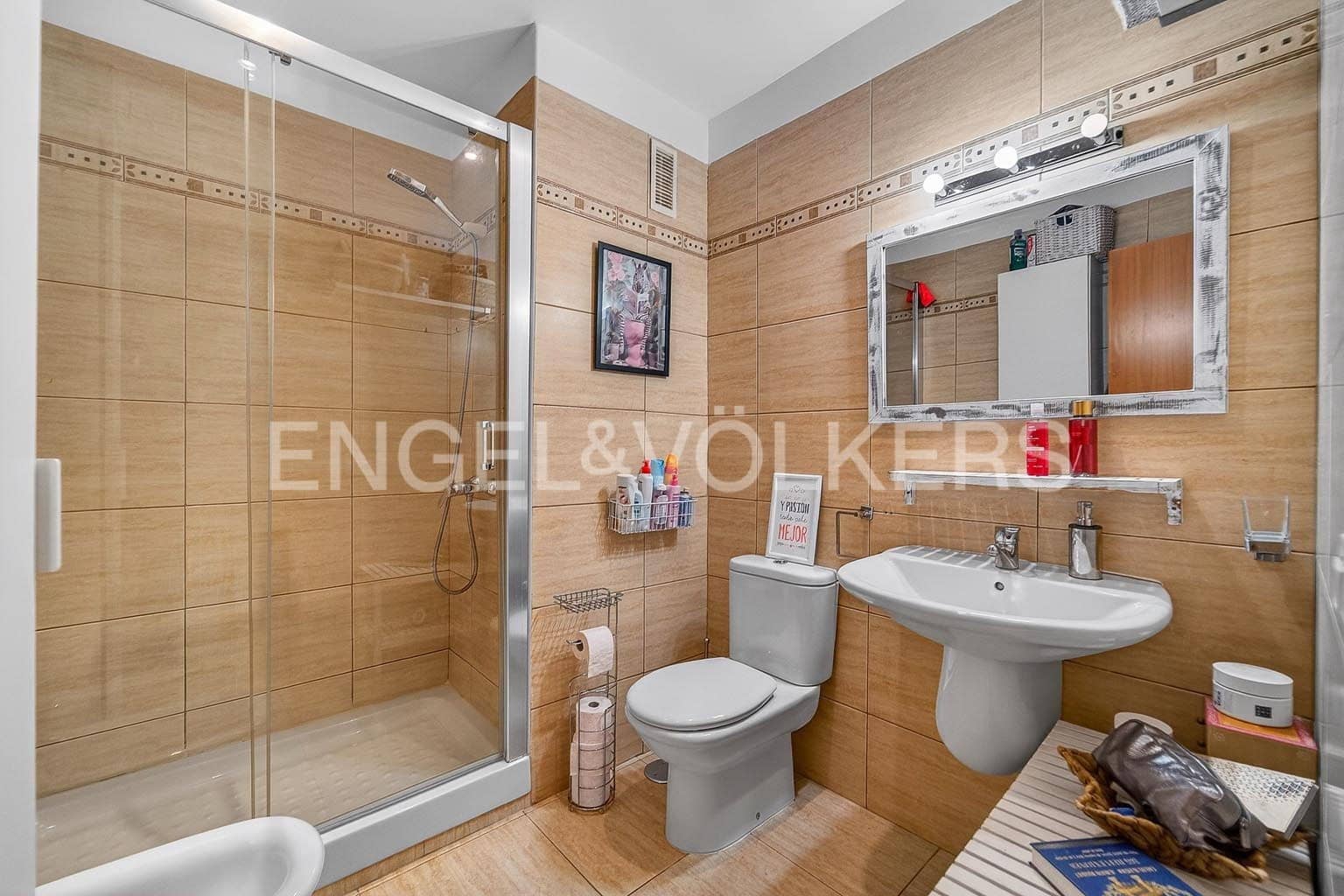2 bedroom Apartment for sale in El Medano - € 299,000 (Ref: 9831973)