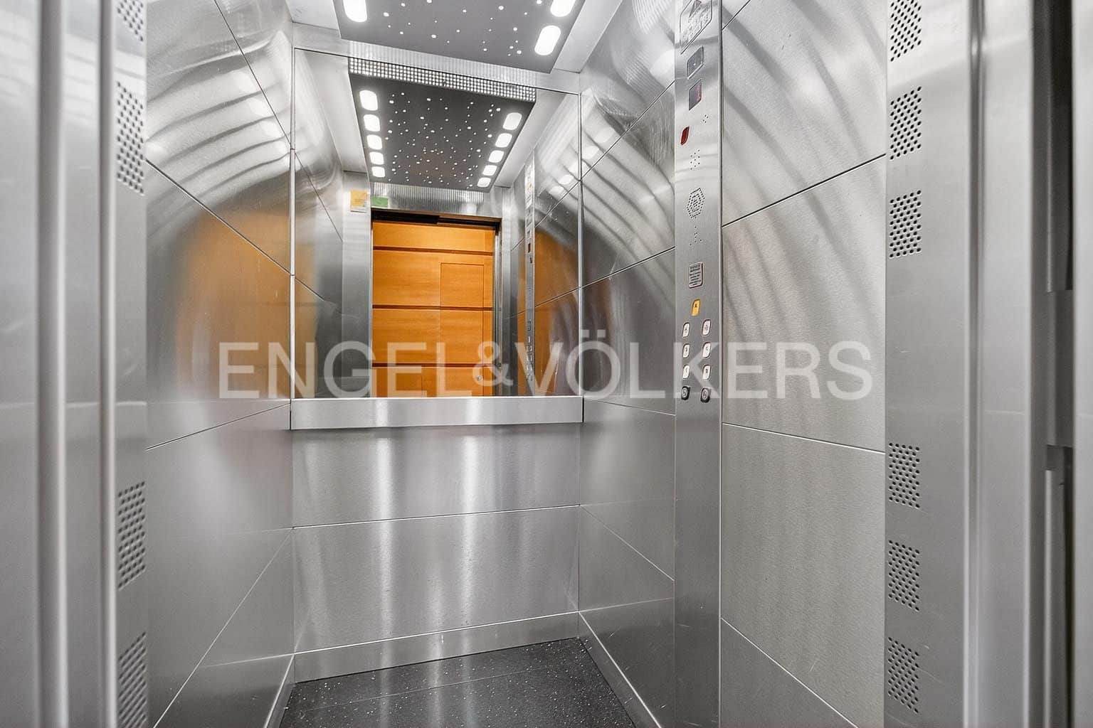 2 bedroom Apartment for sale in El Medano - € 299,000 (Ref: 9831973)