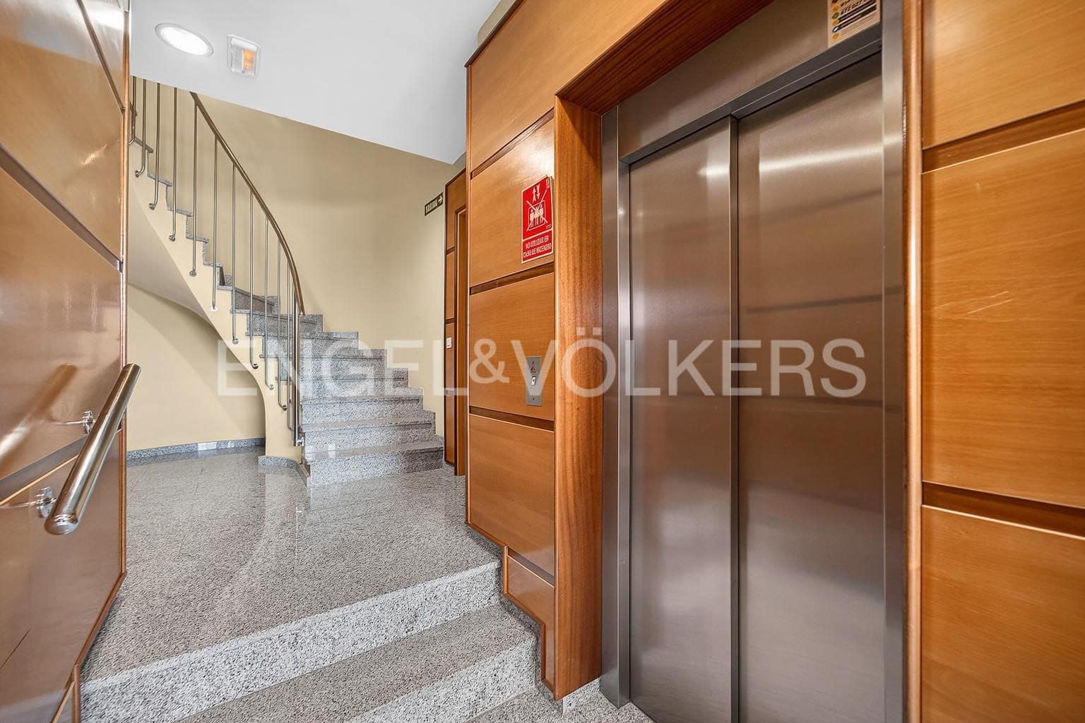 2 bedroom Apartment for sale in El Medano - € 299,000 (Ref: 9831973)