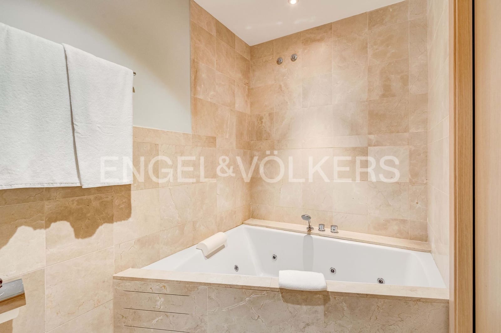 4 soveværelse Lejlighed til salg i Guia de Isora med swimmingpool garage - € 2.200.000 (Ref: 9867459)
