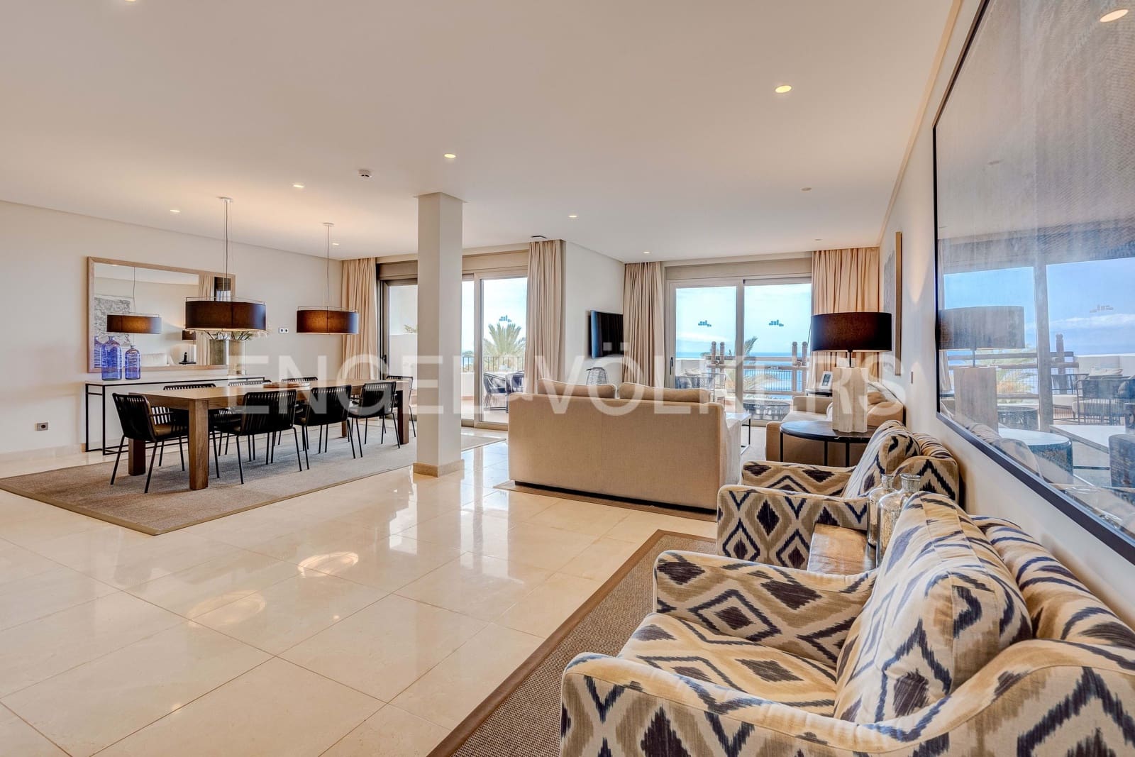 4 bedroom Apartment for sale in Guia de Isora with pool garage - € 2,200,000 (Ref: 9867459)