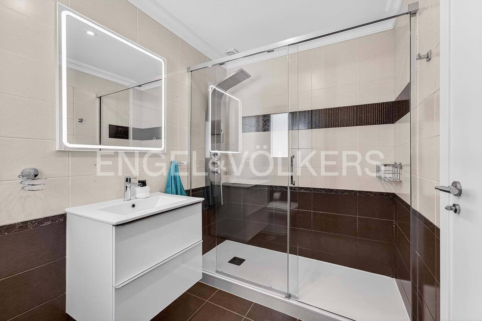 4 bedroom Villa for sale in Costa Adeje with pool garage - € 3,500,000 (Ref: 9867460)