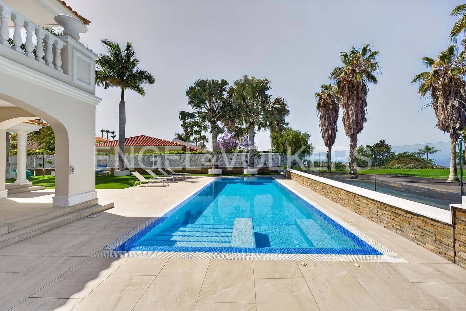 4 bedroom Villa for sale in Costa Adeje with pool garage - € 3,500,000 (Ref: 9867460)
