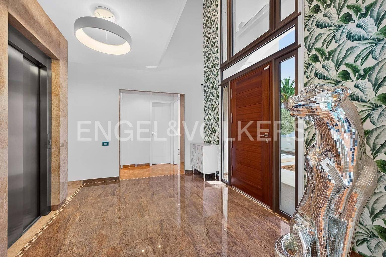 4 bedroom Villa for sale in Costa Adeje with pool garage - € 3,500,000 (Ref: 9867460)