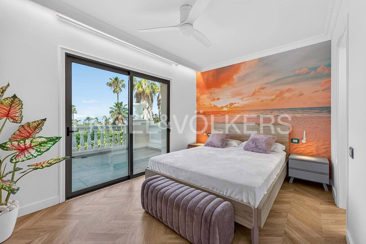 4 bedroom Villa for sale in Costa Adeje with pool garage - € 3,500,000 (Ref: 9867460)