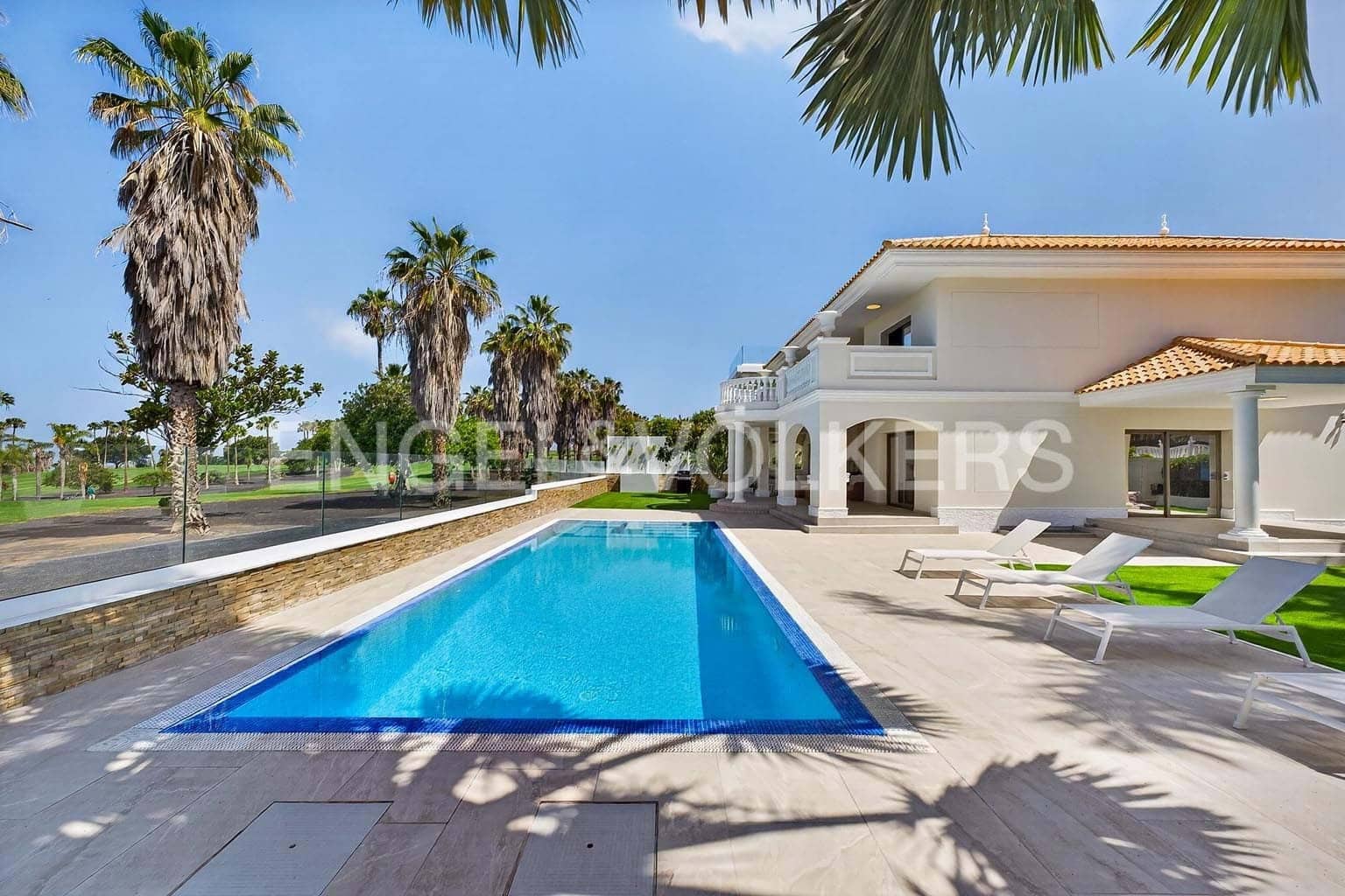 4 bedroom Villa for sale in Costa Adeje with pool garage - € 3,500,000 (Ref: 9867460)