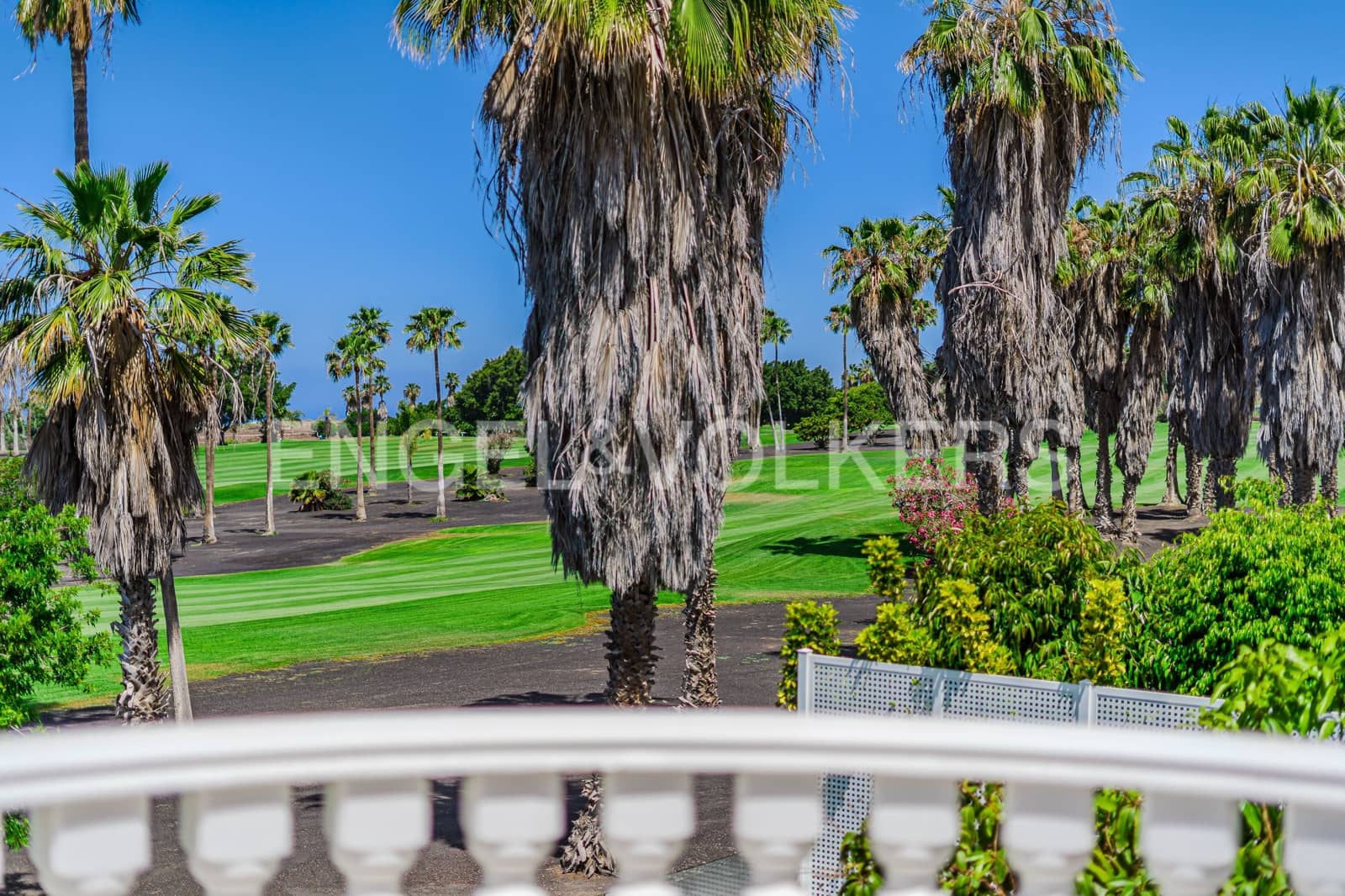 4 bedroom Villa for sale in Costa Adeje with pool garage - € 3,500,000 (Ref: 9867460)