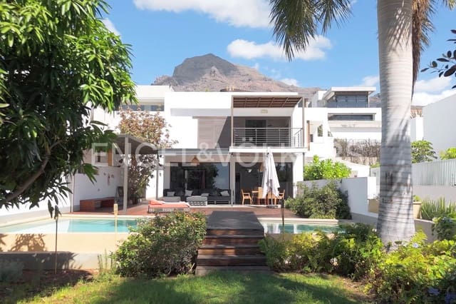 4 soverom Villa til salgs i El Madroñal, Adeje med svømmebasseng garasje - € 2 625 000 (Ref: 9876867)