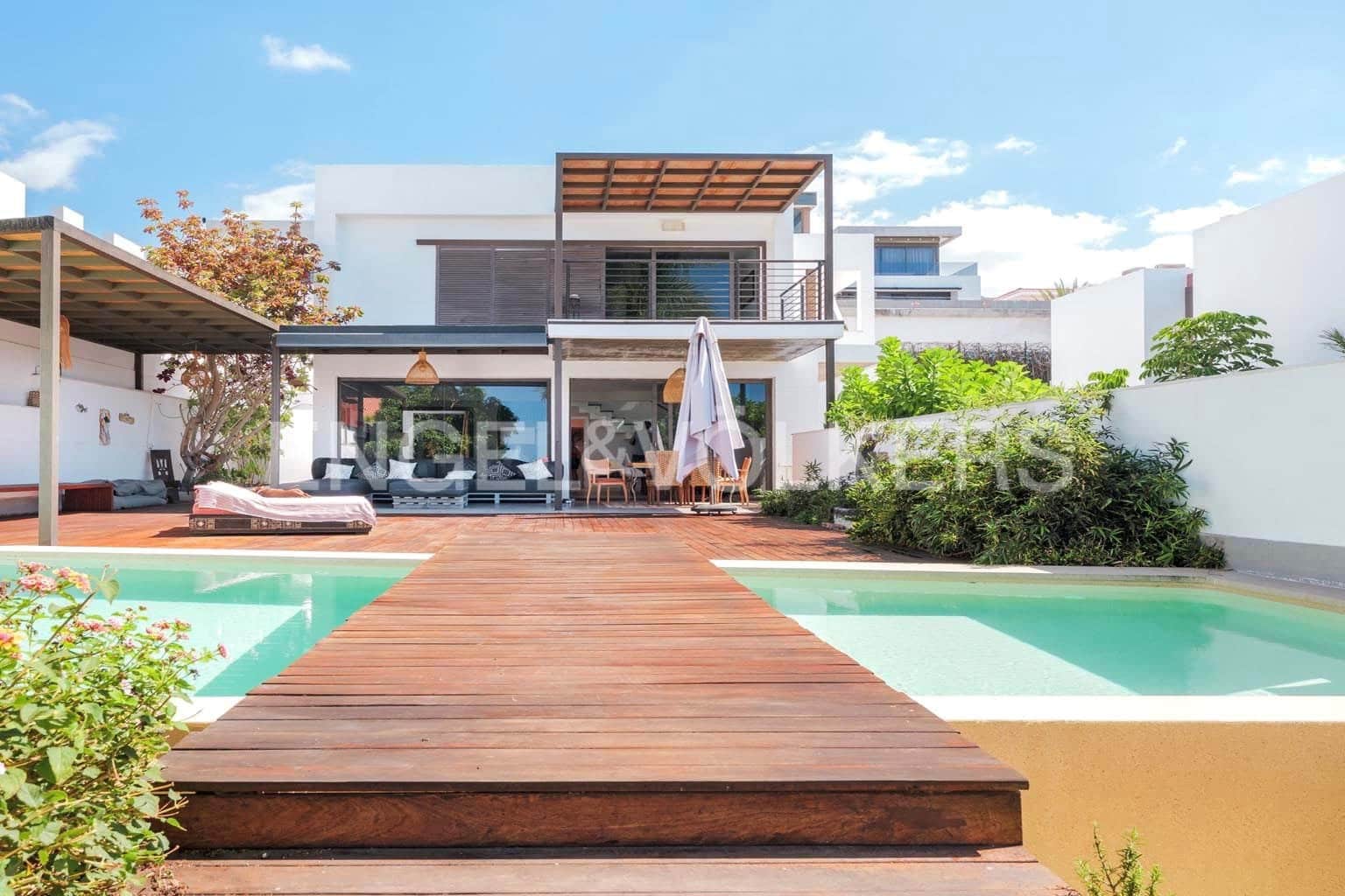 4 soverom Villa til salgs i El Madronal med svømmebasseng garasje - € 2 625 000 (Ref: 9876867)