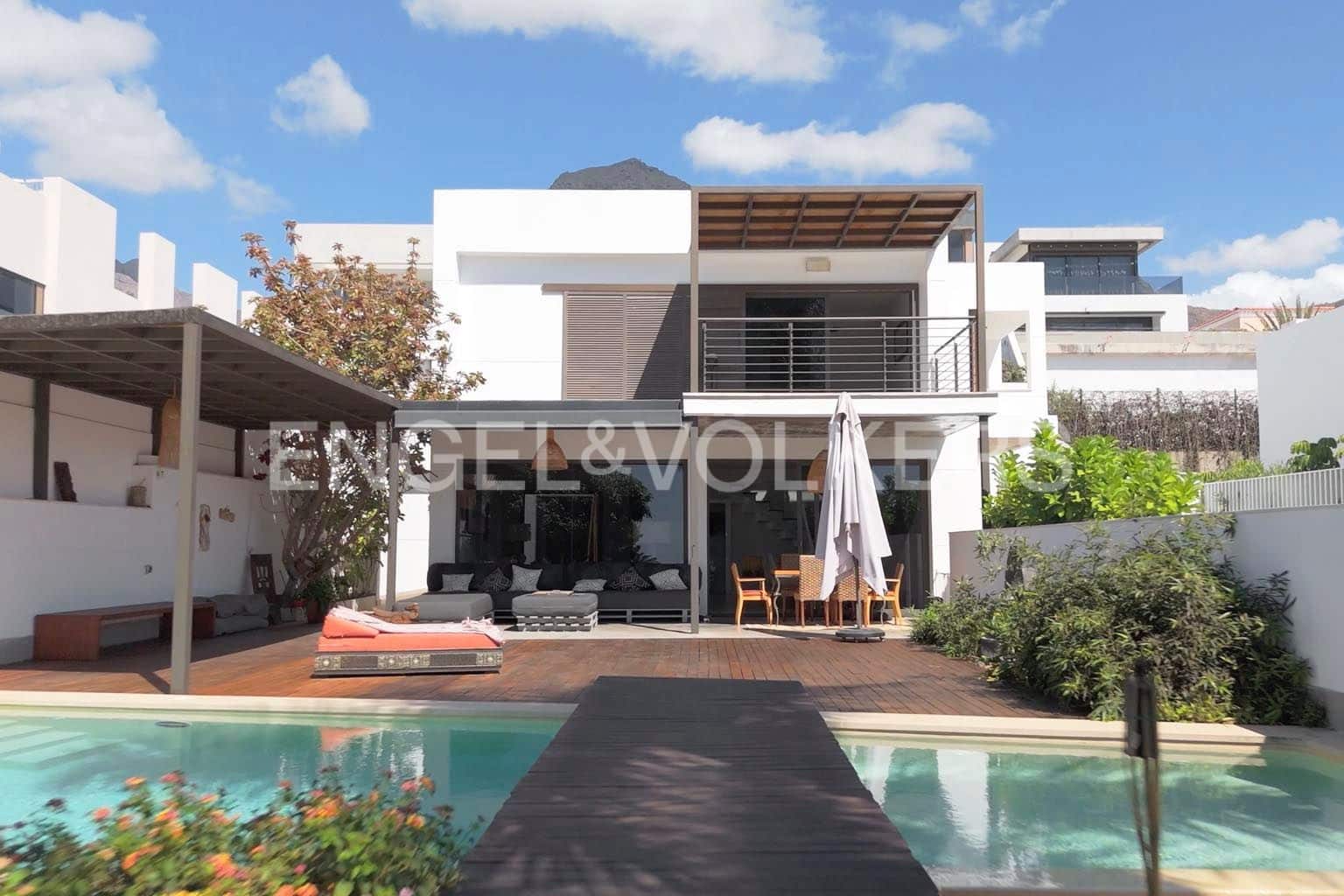 4 soverom Villa til salgs i El Madronal med svømmebasseng garasje - € 2 625 000 (Ref: 9876867)