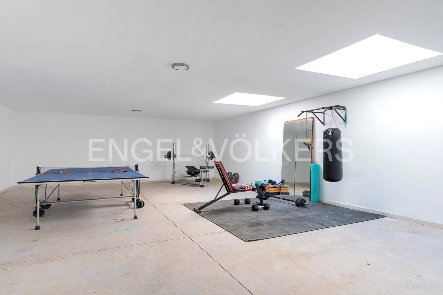 4 soverom Villa til salgs i El Madronal med svømmebasseng garasje - € 2 625 000 (Ref: 9876867)