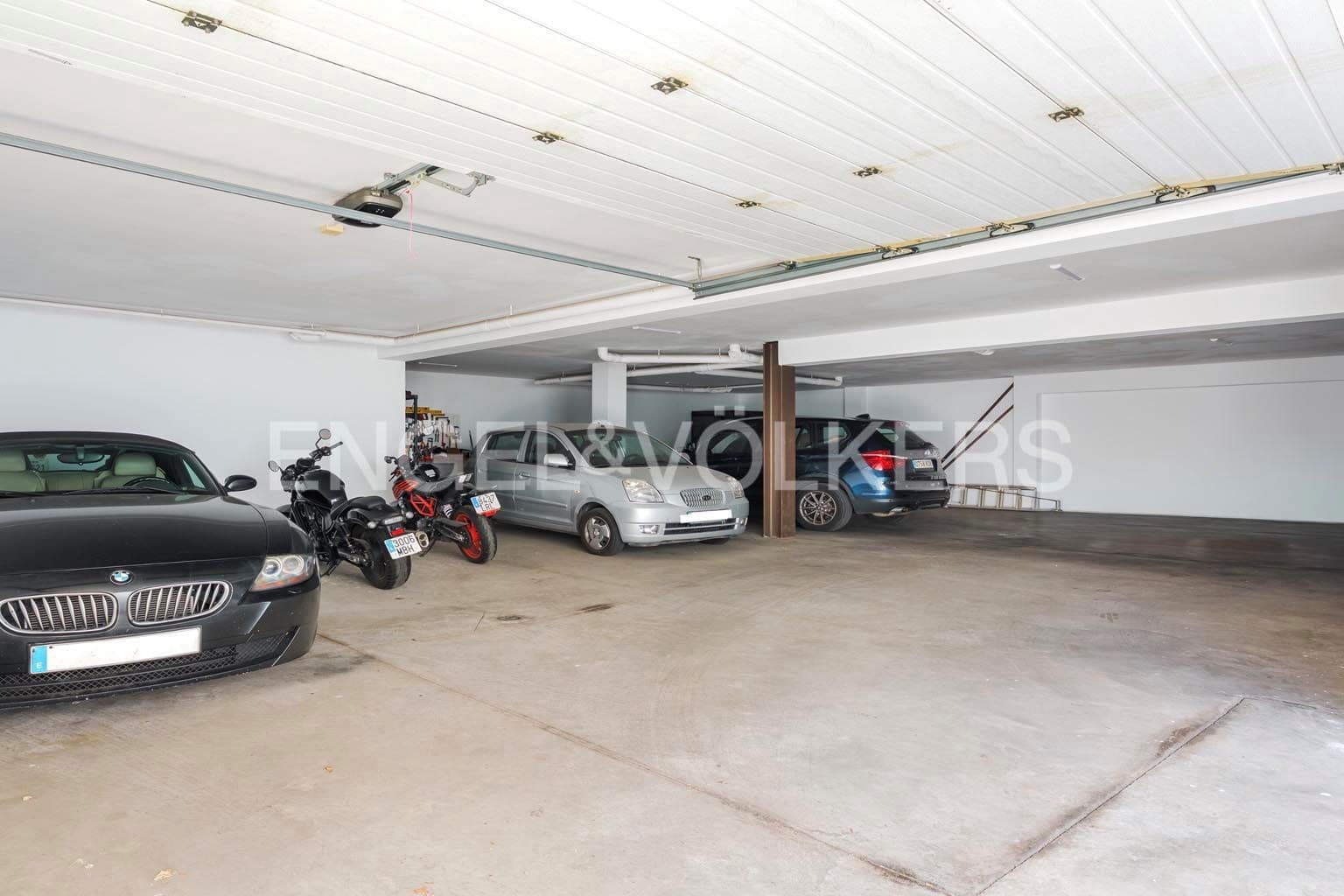 4 soverom Villa til salgs i El Madronal med svømmebasseng garasje - € 2 625 000 (Ref: 9876867)