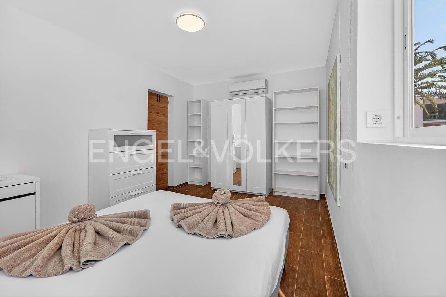 4 slaapkamer Villa te koop in Arona met zwembad - € 810.000 (Ref: 9890951)