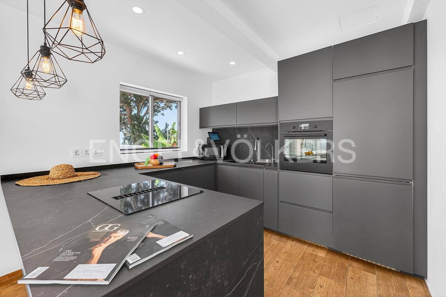 4 slaapkamer Villa te koop in Arona met zwembad - € 810.000 (Ref: 9890951)