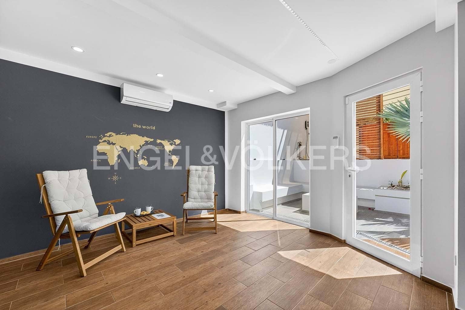 4 slaapkamer Villa te koop in Arona met zwembad - € 810.000 (Ref: 9890951)