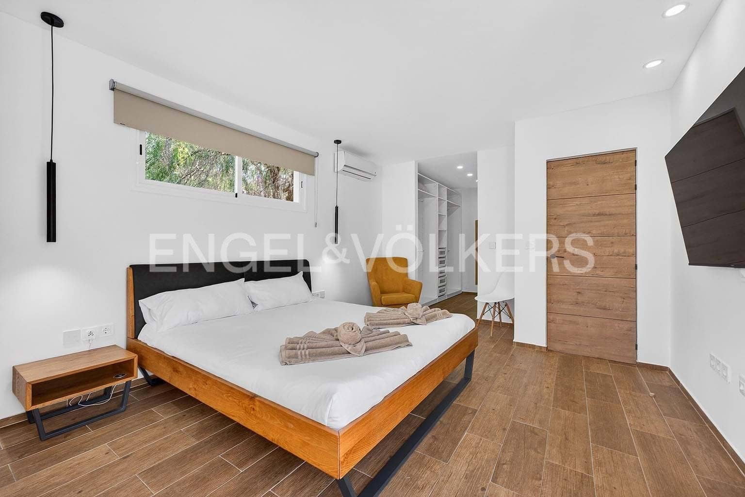 4 slaapkamer Villa te koop in Arona met zwembad - € 810.000 (Ref: 9890951)