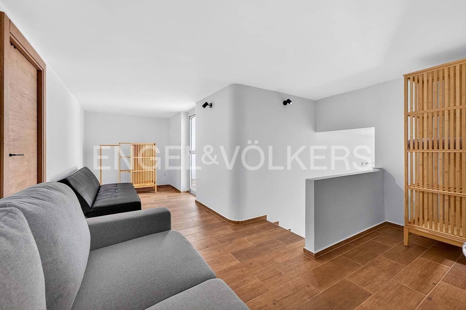 4 slaapkamer Villa te koop in Arona met zwembad - € 810.000 (Ref: 9890951)