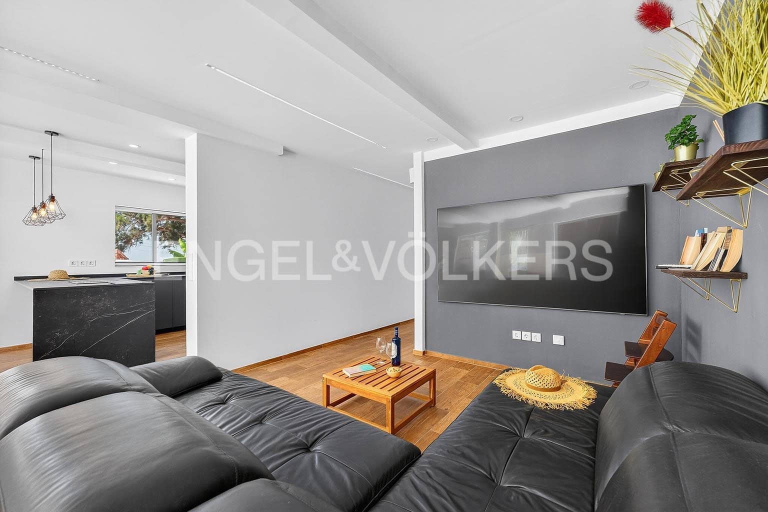 4 slaapkamer Villa te koop in Arona met zwembad - € 810.000 (Ref: 9890951)