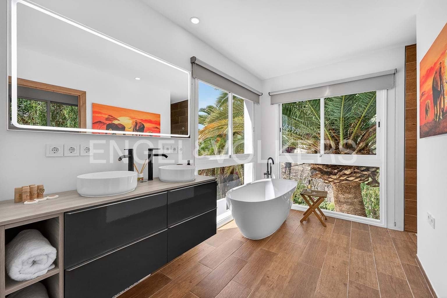 4 slaapkamer Villa te koop in Arona met zwembad - € 810.000 (Ref: 9890951)