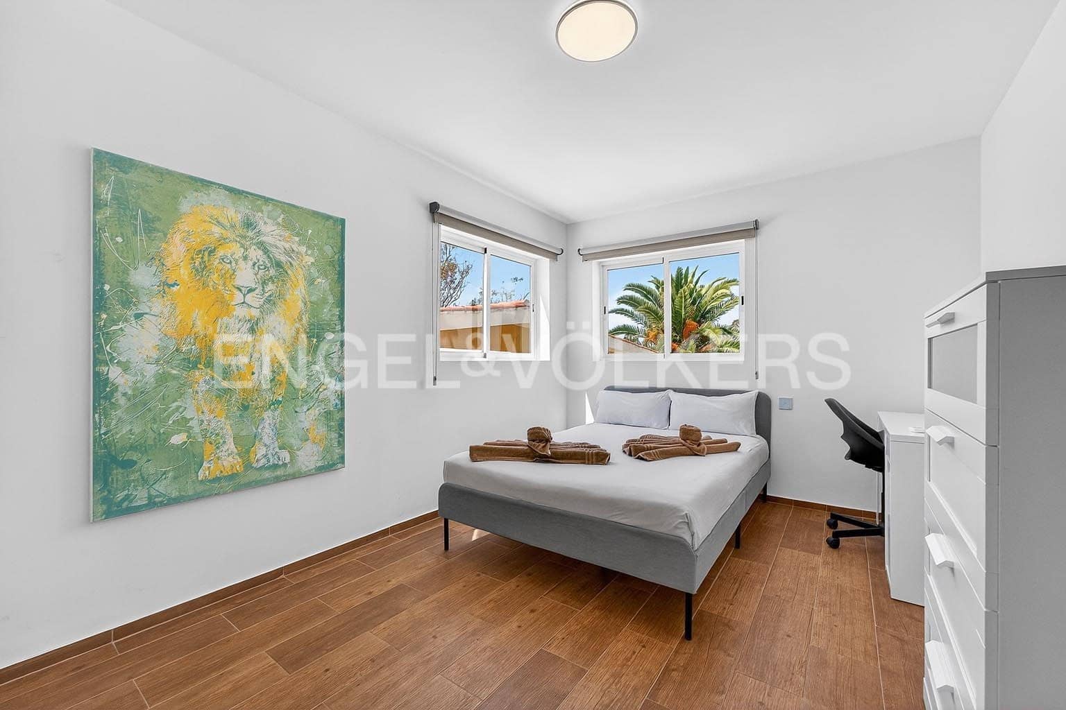 4 slaapkamer Villa te koop in Arona met zwembad - € 810.000 (Ref: 9890951)