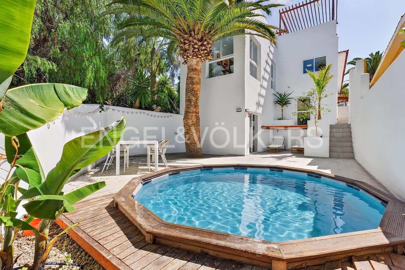 4 slaapkamer Villa te koop in Arona met zwembad - € 810.000 (Ref: 9890951)