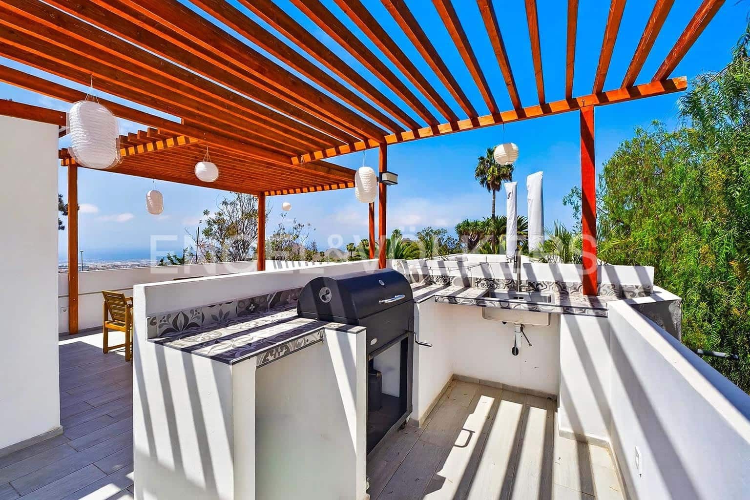 4 slaapkamer Villa te koop in Arona met zwembad - € 810.000 (Ref: 9890951)