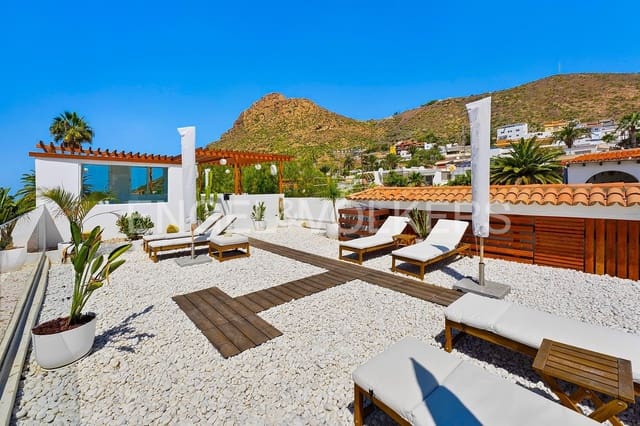 4 soverom Villa til salgs i Arona med svømmebasseng - € 810 000 (Ref: 9890951)