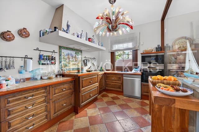 4 chambre Villa/Maison à vendre à Adeje avec piscine garage - 3 250 000 € (Ref: 9895152)