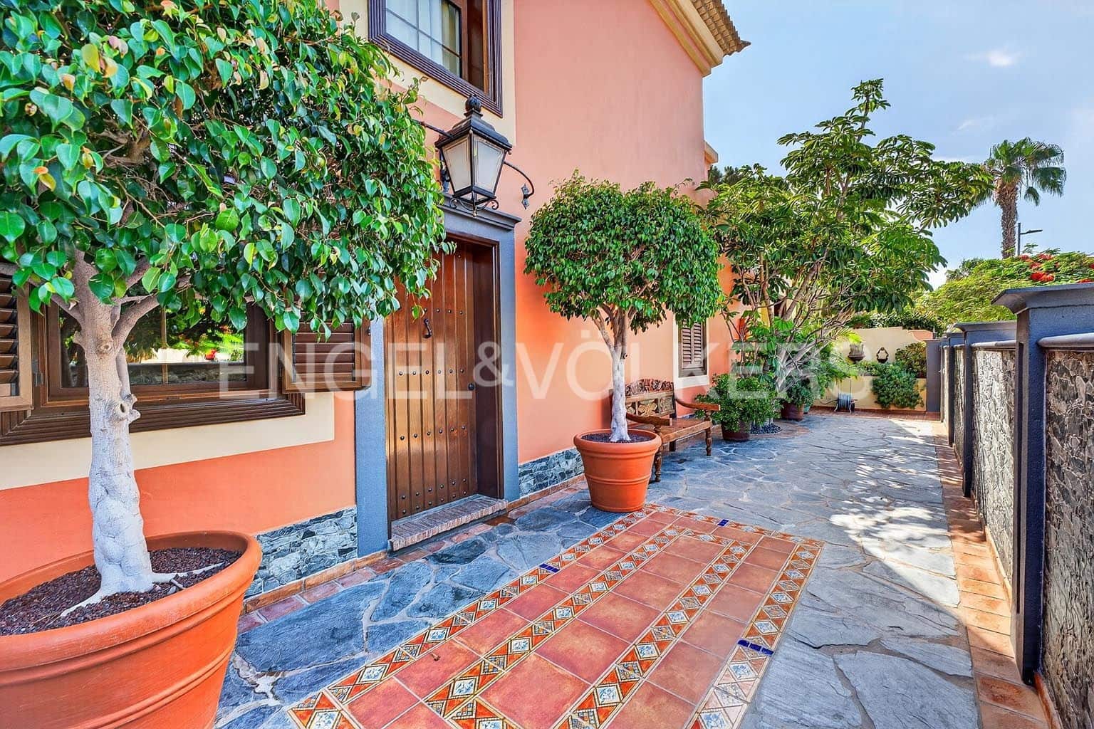 4 chambre Villa/Maison à vendre à Adeje avec piscine garage - 3 250 000 € (Ref: 9895152)
