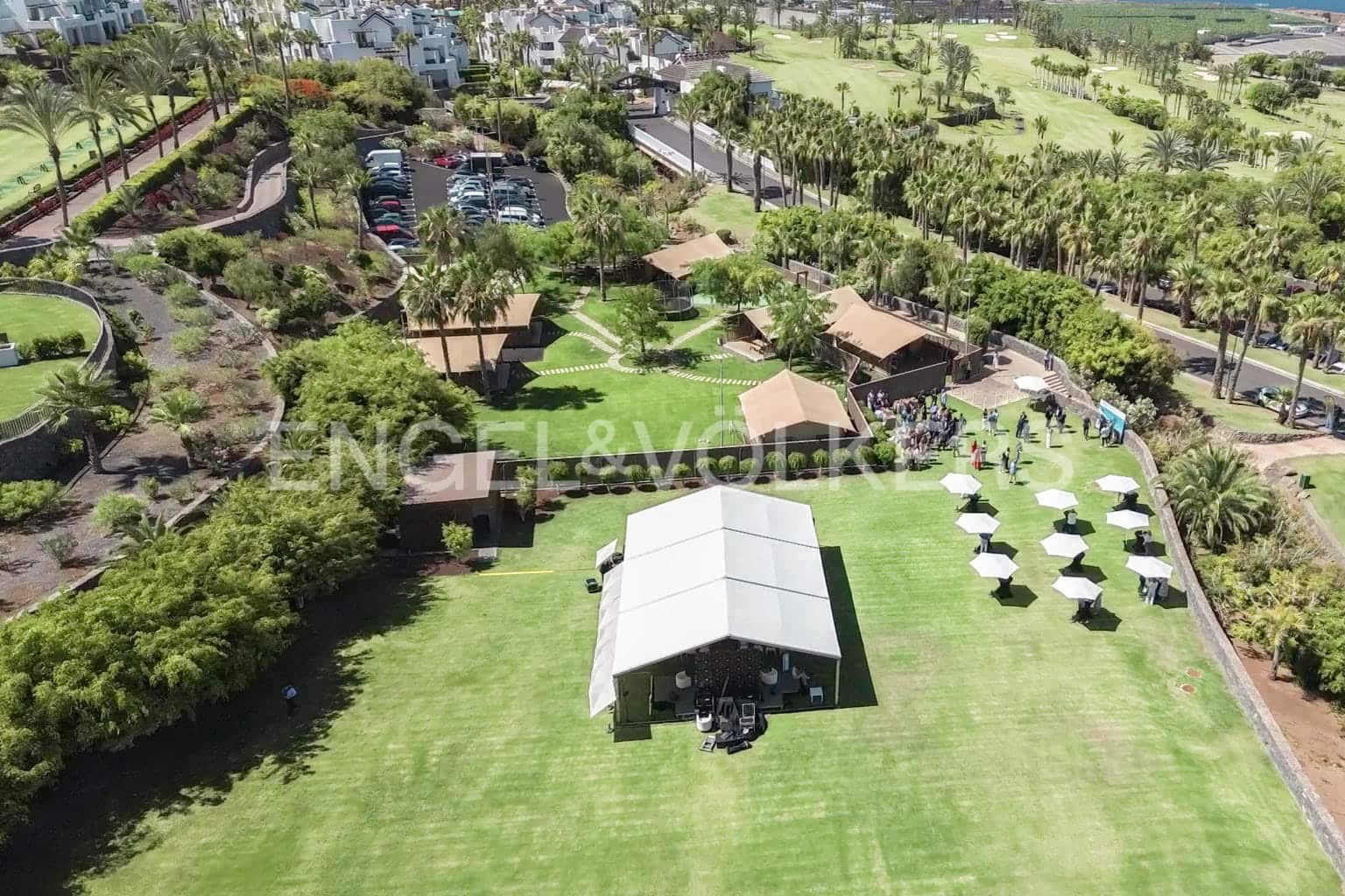 4 bedroom Villa for sale in Guia de Isora with pool garage - € 2,630,000 (Ref: 9918775)