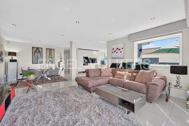 3 slaapkamer Villa te koop in Callao Salvaje, Adeje met zwembad garage - € 1.290.000 (Ref: 9924856)