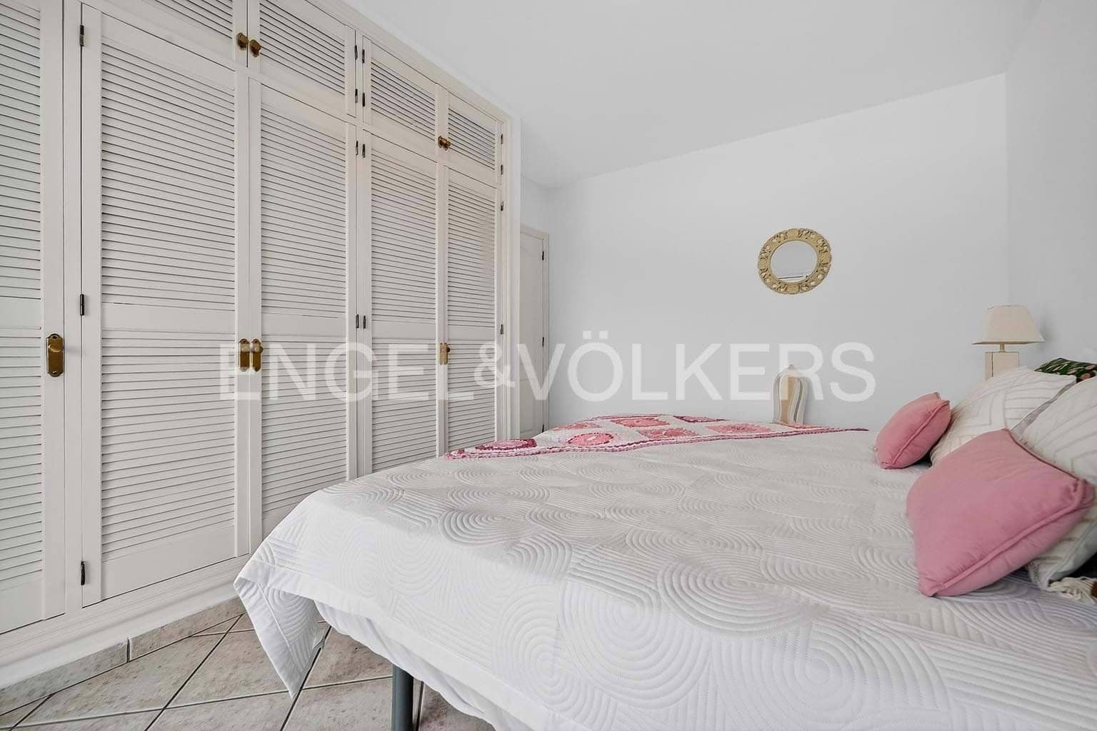 2 bedroom Apartment for sale in Roque del Conde with pool - € 299,000 (Ref: 9928337)