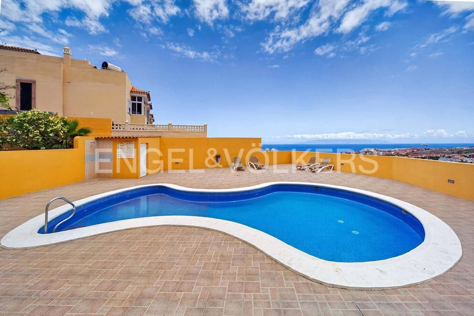 2 bedroom Apartment for sale in Roque del Conde with pool - € 299,000 (Ref: 9928337)