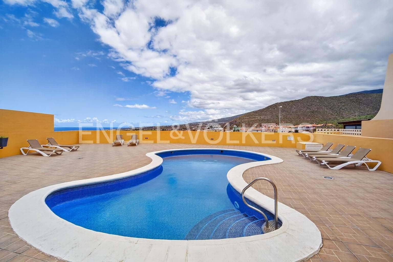 2 bedroom Apartment for sale in Roque del Conde with pool - € 299,000 (Ref: 9928337)