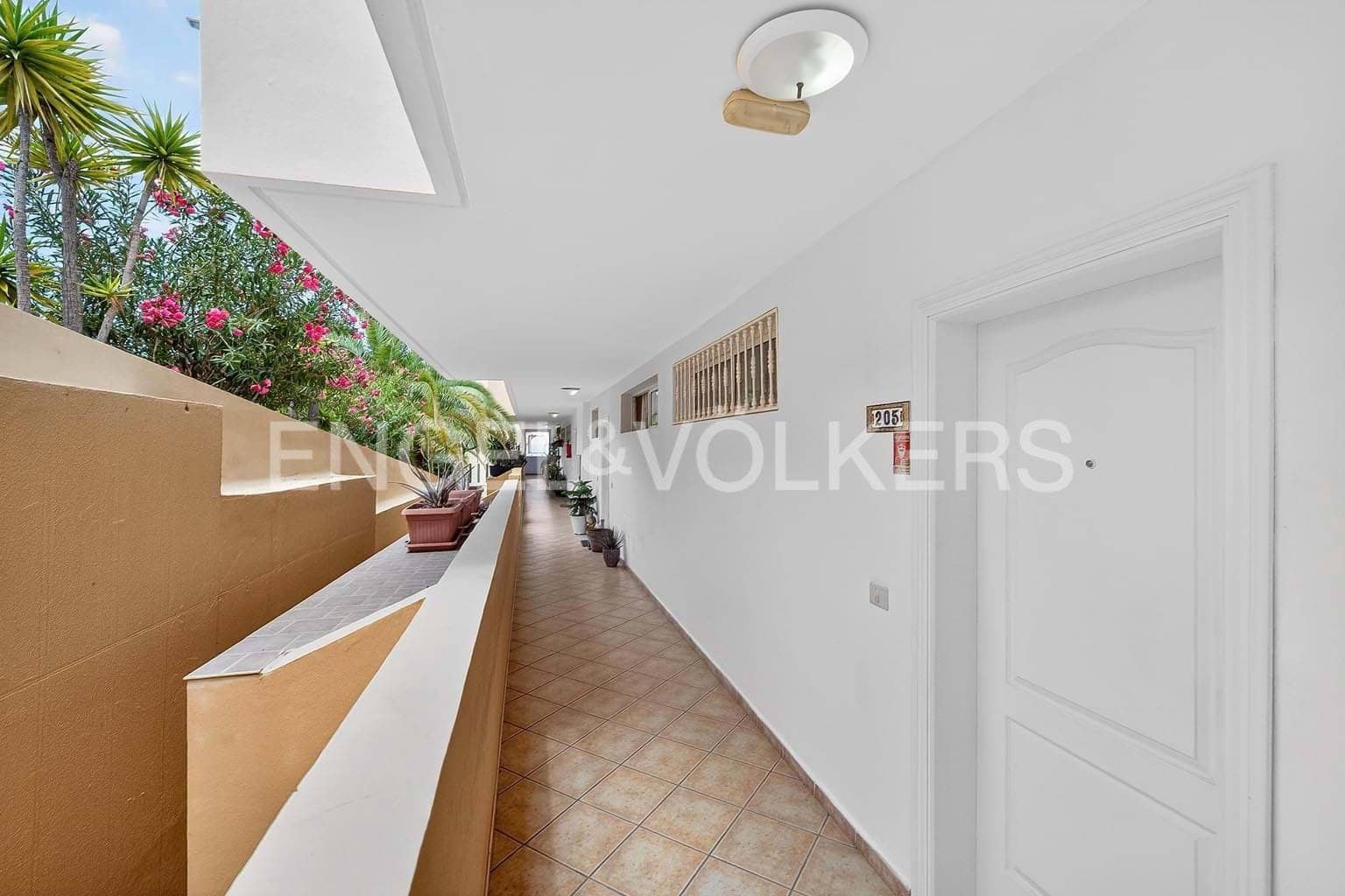 2 bedroom Apartment for sale in Roque del Conde with pool - € 299,000 (Ref: 9928337)