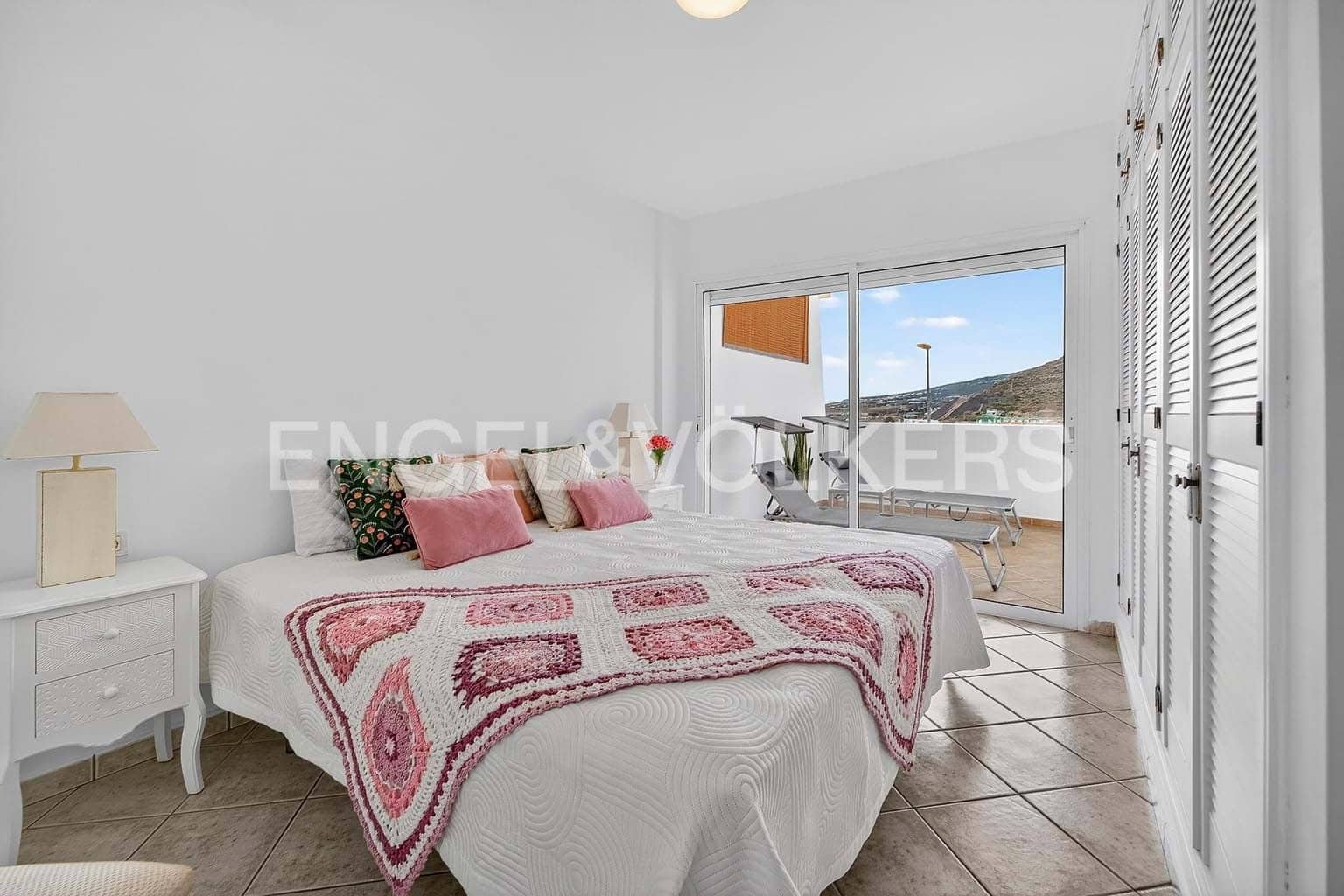 2 bedroom Apartment for sale in Roque del Conde with pool - € 299,000 (Ref: 9928337)