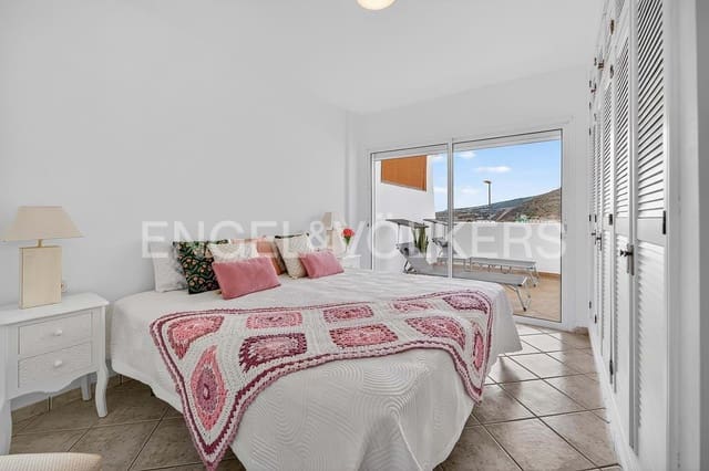 2 soveværelse Lejlighed til salg i Roque del Conde, Adeje med swimmingpool - € 299.000 (Ref: 9928337)
