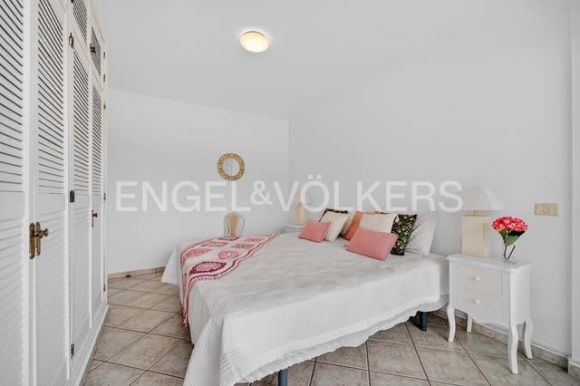 2 soveværelse Lejlighed til salg i Roque del Conde, Adeje med swimmingpool - € 299.000 (Ref: 9928337)