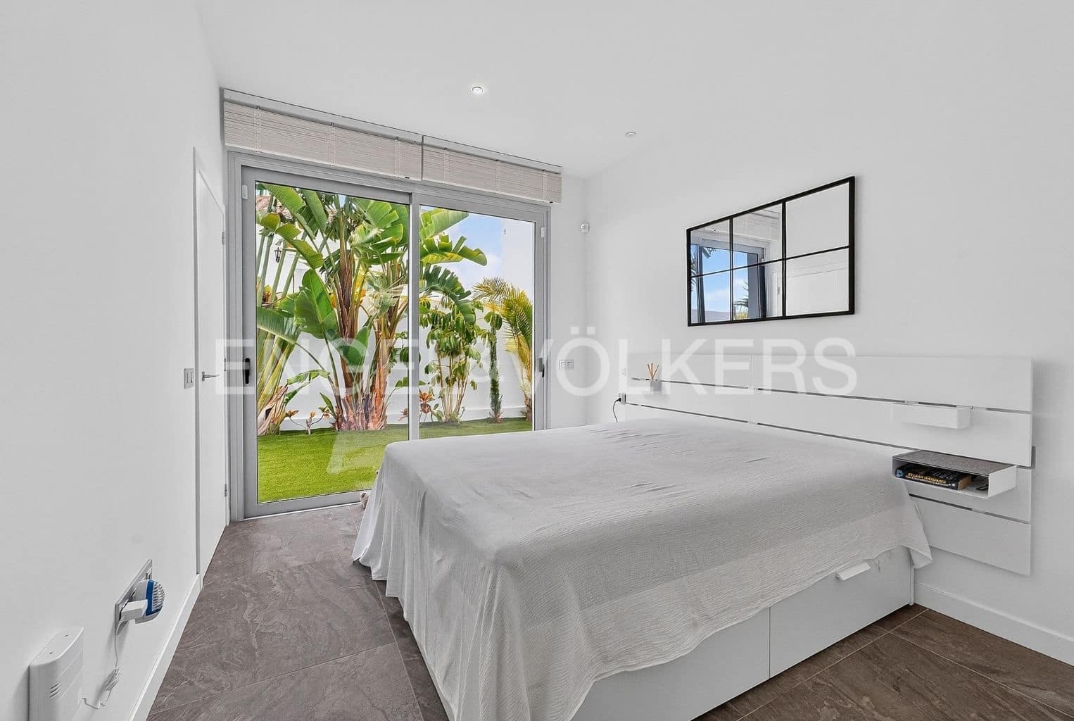 4 bedroom Villa for sale in Costa Adeje with pool garage - € 1,999,000 (Ref: 9941194)