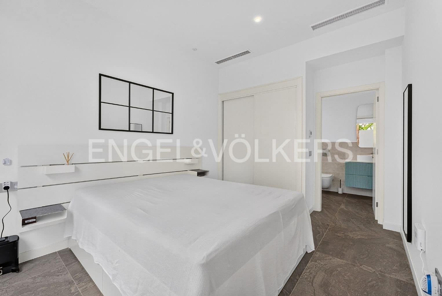 4 bedroom Villa for sale in Costa Adeje with pool garage - € 1,999,000 (Ref: 9941194)