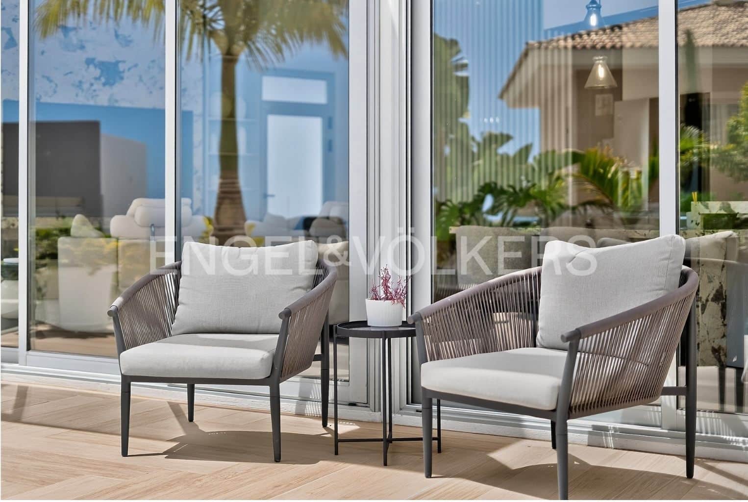 4 bedroom Villa for sale in Costa Adeje with pool garage - € 1,999,000 (Ref: 9941194)