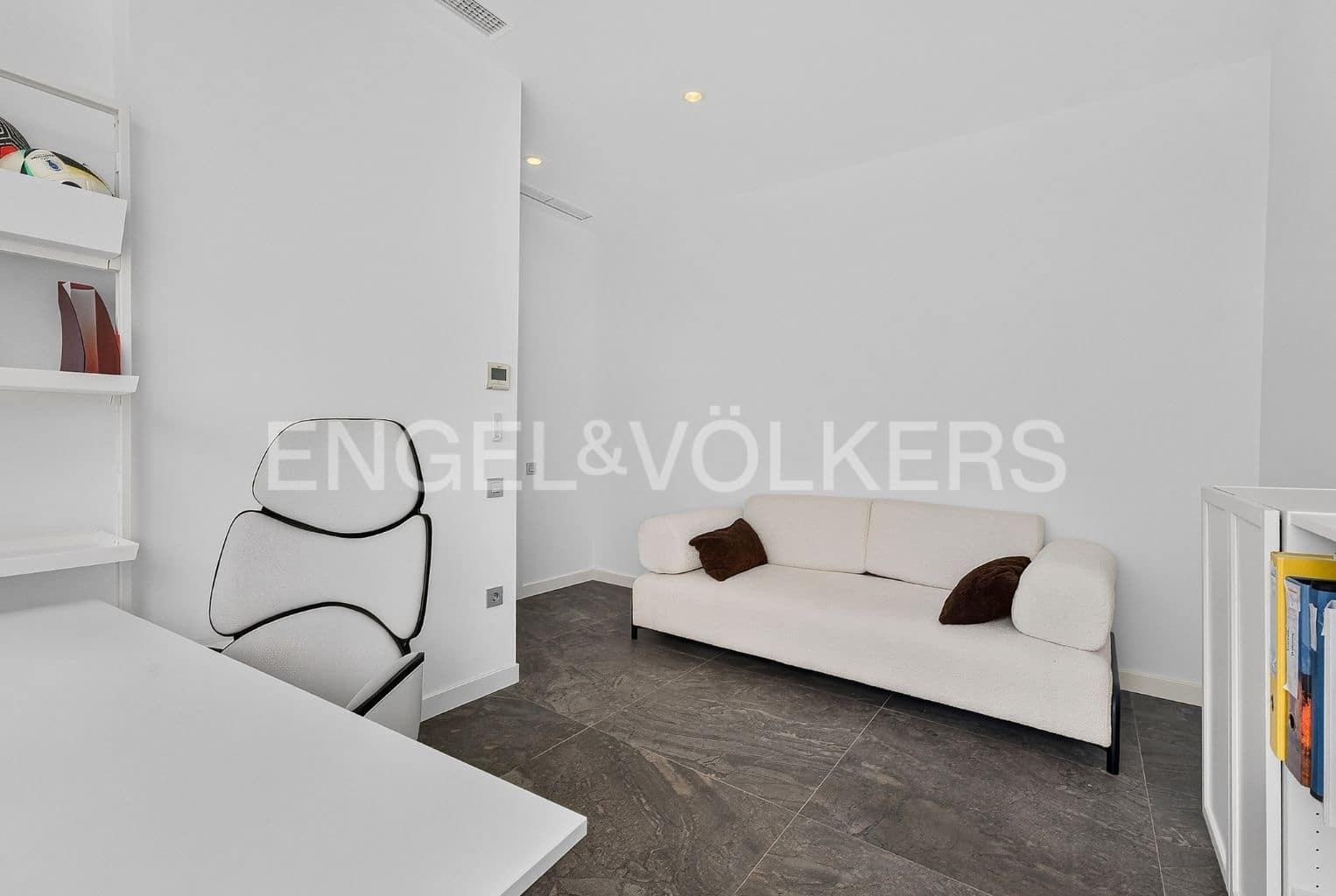 4 bedroom Villa for sale in Costa Adeje with pool garage - € 1,999,000 (Ref: 9941194)