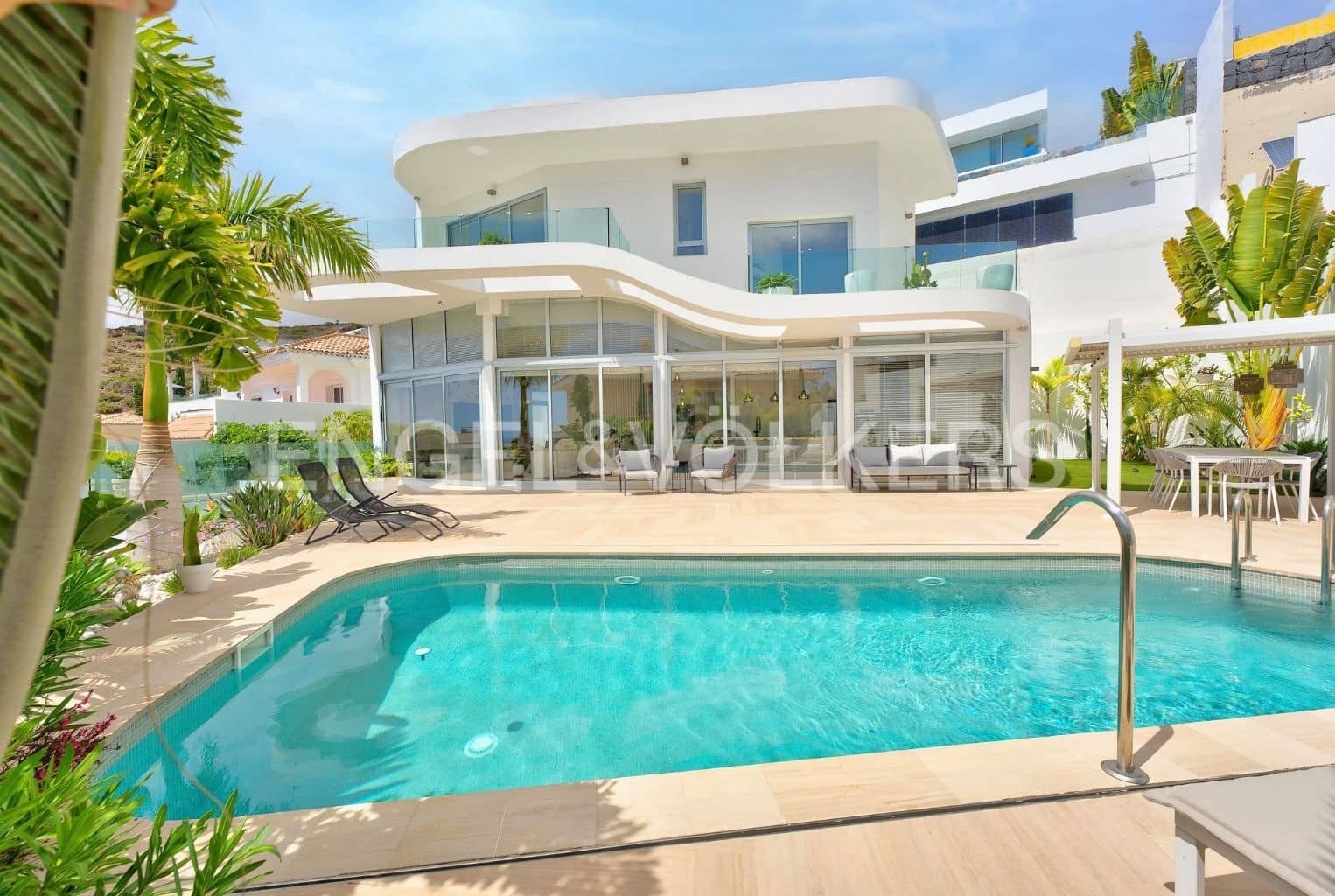4 bedroom Villa for sale in Costa Adeje with pool garage - € 1,999,000 (Ref: 9941194)