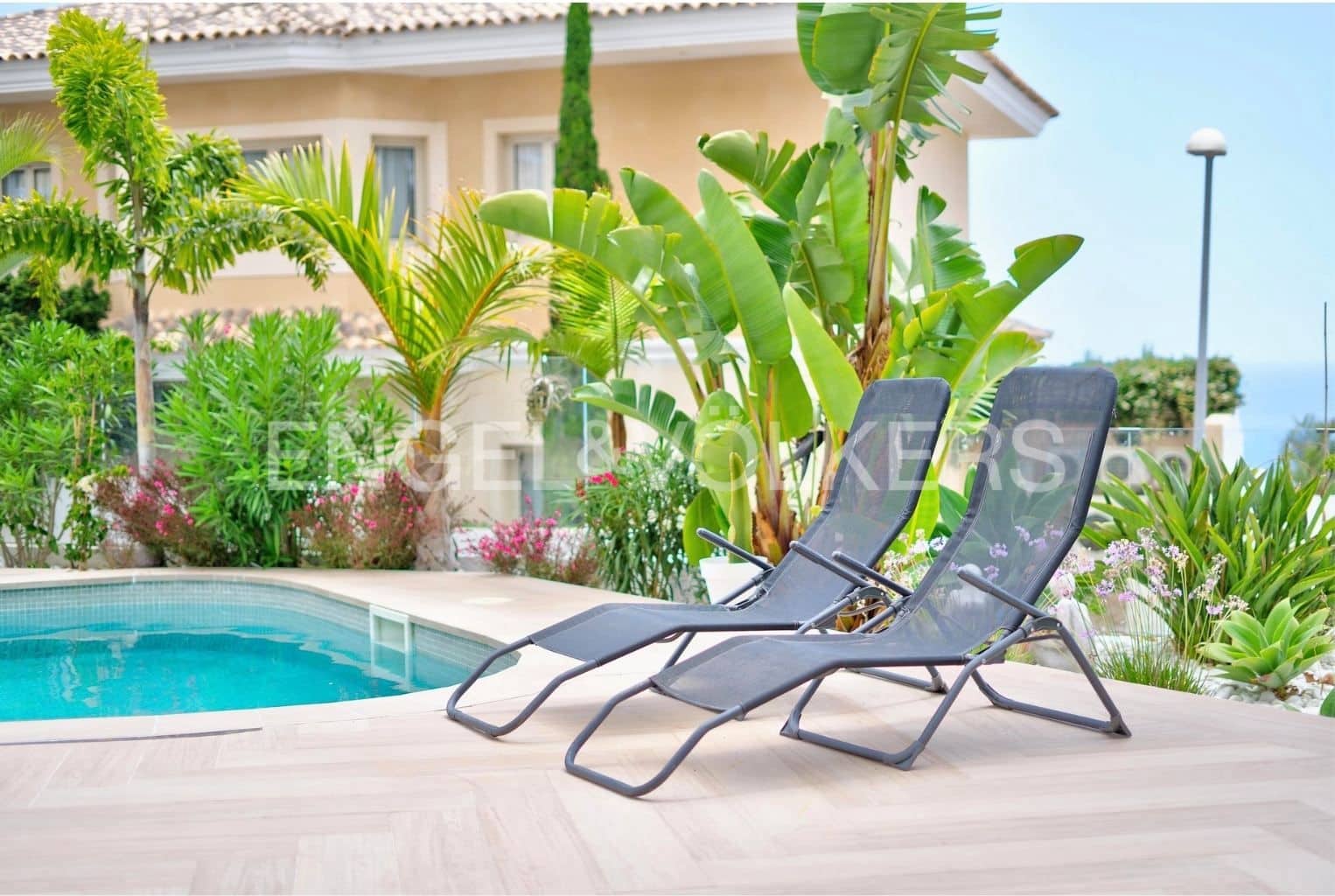 4 bedroom Villa for sale in Costa Adeje with pool garage - € 1,999,000 (Ref: 9941194)