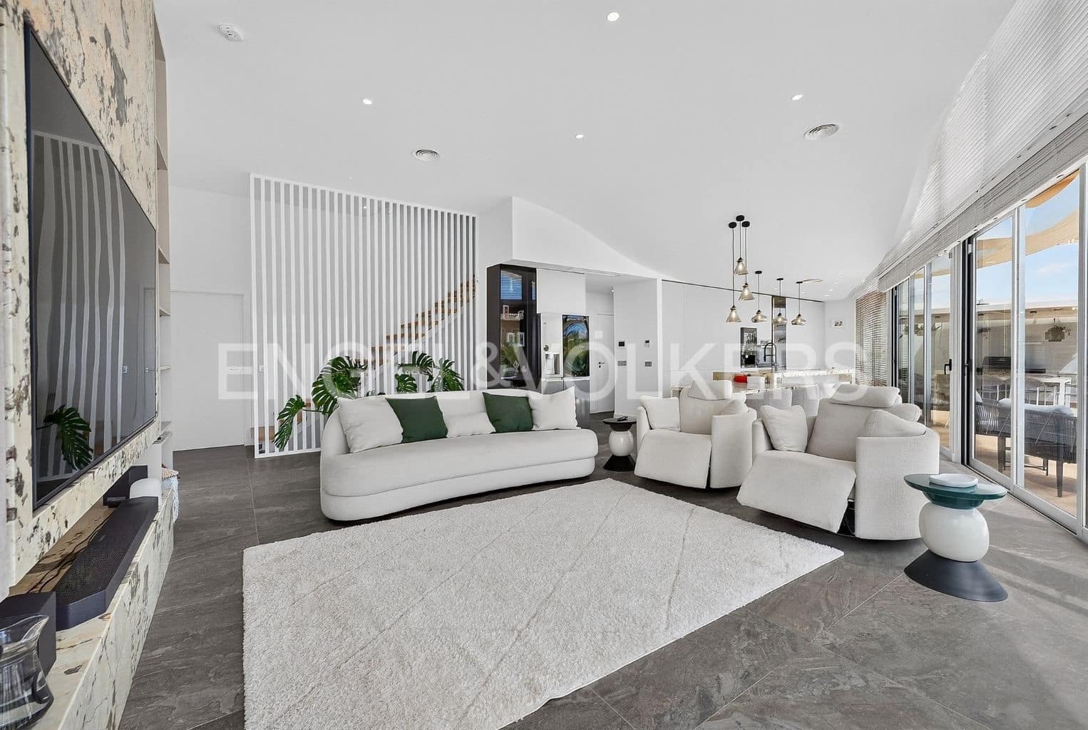 4 bedroom Villa for sale in Costa Adeje with pool garage - € 1,999,000 (Ref: 9941194)