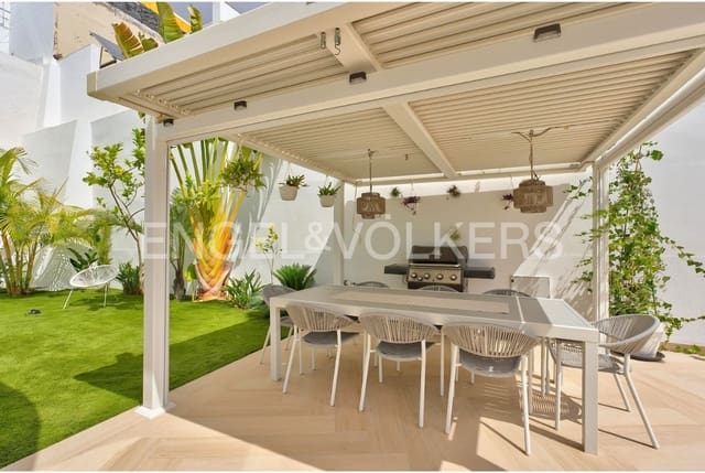 4 soveværelse Villa til salg i Costa Adeje, Adeje med swimmingpool garage - € 1.999.000 (Ref: 9941194)