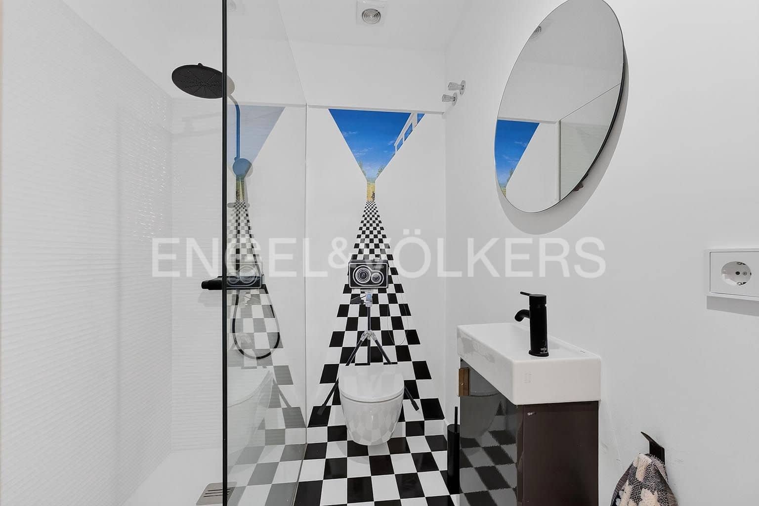 2 slaapkamer Appartement te koop in La Caleta met zwembad - € 1.590.000 (Ref: 9973814)